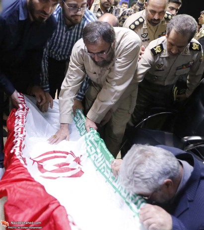 مراسیم الوداع مع الشهید حسین ادیبان بمقبرة شهداء طهران