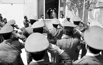 بخش کوچکی از خاطرات فعالیت های انقلابی؛ بیعت همافران با رهبر کبیر انقلاب اسلامی