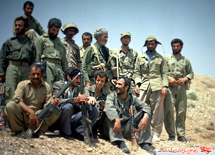 شهید حسن باقری، غلامعلی رشید و محسن انصاری در جبهه میمک