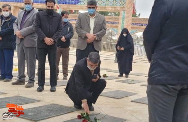 ادای احترام کارکنان بنیاد شهید و امور ایثارگران خرسان شمالی به مقام شامخ شهدا