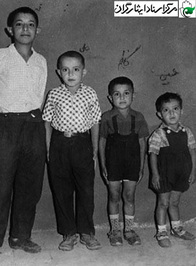 شهيد سيد محمد حسين علم الهدي (نفر اول از راست)