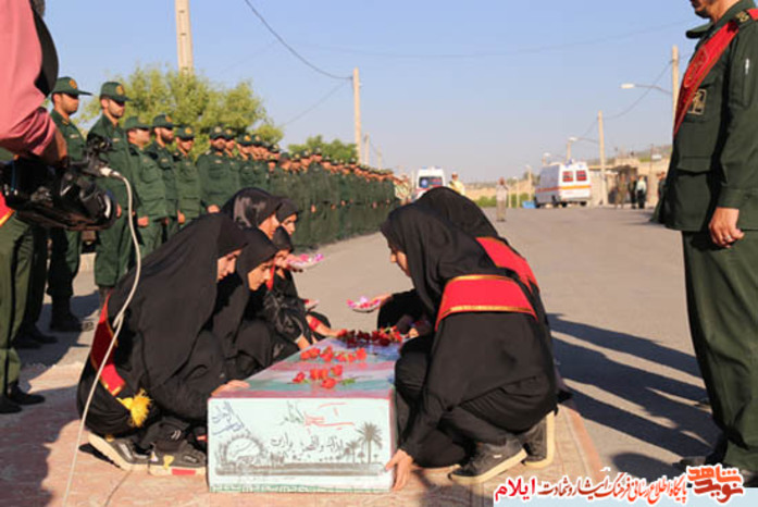 مراسم سنتی چمر تشییع و تدفین پیکر مطهر شهدای گمنام در شهرستان ملکشاهی