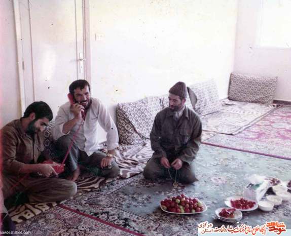 نفر اول سمت چپ: شهید اکبر محمدی
