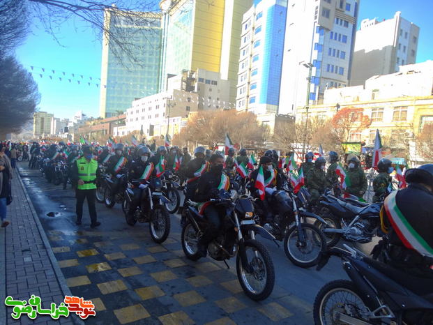 رژه موتوری نیروهای نظامی و انتظامی به مناسبت گرامیداشت سالگرد پیروزی انقلاب
