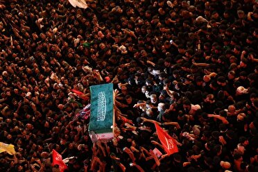 الإمام الخامنئي الشهيد في كربلاء بعد 69 عاماً من الفراق