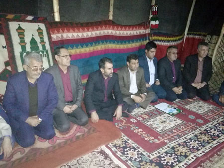 عشایران سربازانی جان بر کف جهت به ثمر رساندن انقلاب بودند عشایران سربازانی جان بر کف جهت به ثمر رساندن انقلاب بودند