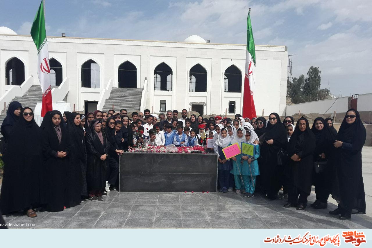 گزارش تصویری/ برگزاری مراسم گرامیداشت شهدای حادثه تروریستی زاهدان و تکریم مادران شهدا در چابهار