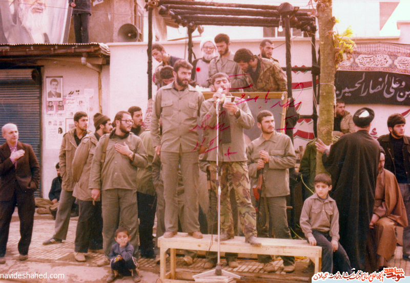 عکس ماندگار روحانی شهید حاج صادق احسانبخش در کنار سرداران شهید گیلان عکس ماندگار روحانی شهید حاج صادق احسانبخش در کنار سرداران شهید گیلان