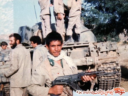 جبهه های حق علیه باطل را محکم نگه دارید و پوزة ضد انقلاب که همان منافقین هستند را به خاک بمالید/شهید غلامرضا كهدناروئي جبهه های حق علیه باطل را محکم نگه دارید و پوزة ضد انقلاب که همان منافقین هستند را به خاک بمالید/شهید غلامرضا كهدناروئي