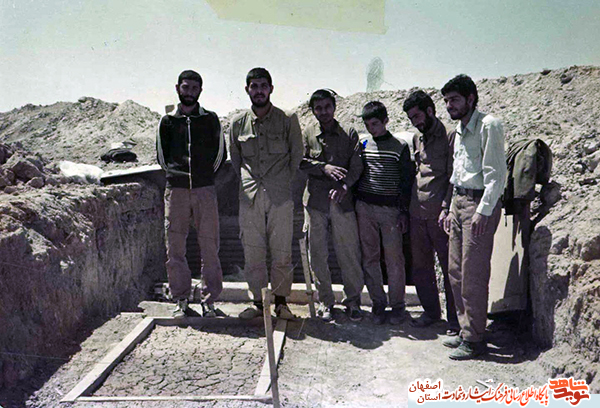 مادر شهید جبار زارع به فرزند شهیدش پیوست مادر شهید جبار زارع به فرزند شهیدش پیوست