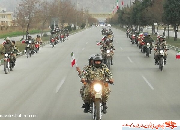 موتور سواران کرمانشاهی مسیر فرودگاه تا گلزار شهدا را رژه رفتند