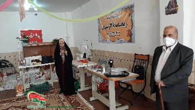 پدر شهید مدافع حرم، کارگاه تولید ماسک راه اندازی کرد پدر شهید مدافع حرم، کارگاه تولید ماسک راه اندازی کرد