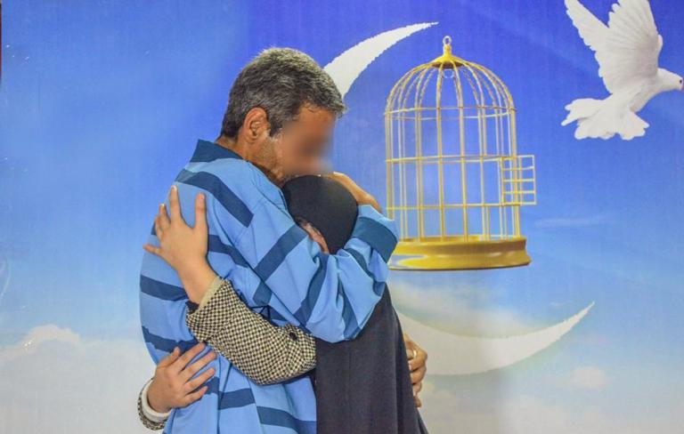 زندانیان بدهکار البرزی در سایه ایثار خیران به آغوش خانواده بازگشتند
