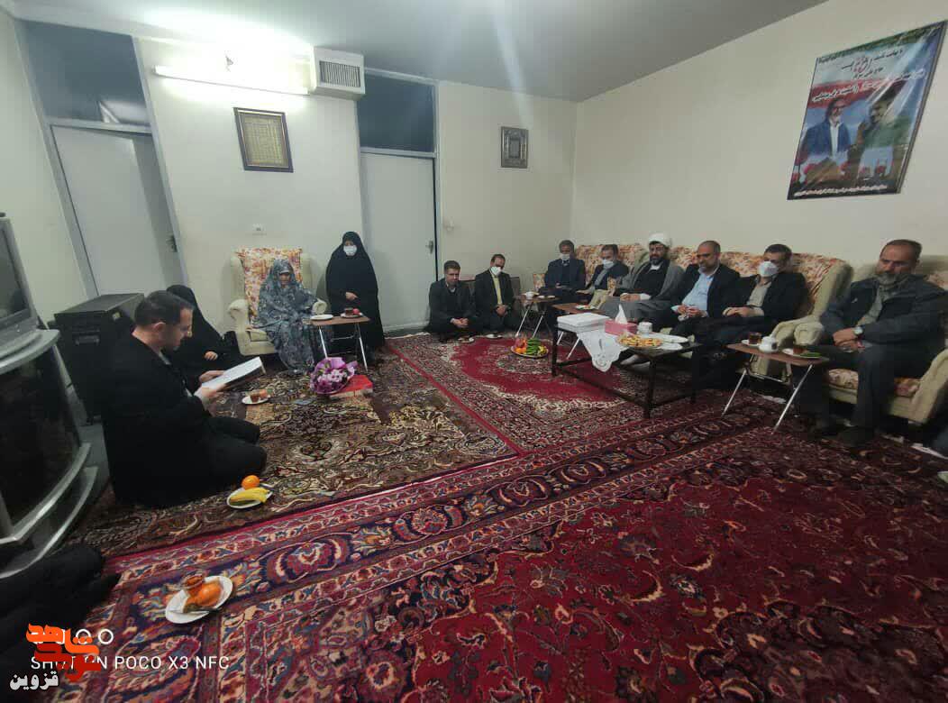 فداکاری مادران و همسران شهدا غیرقابل جبران است