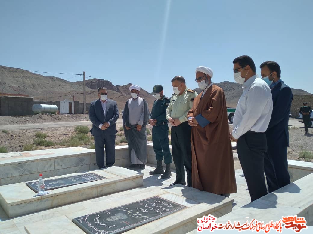 دیدار با خانواده ایثارگران با همراهی مسئولین شهرستان سربیشه