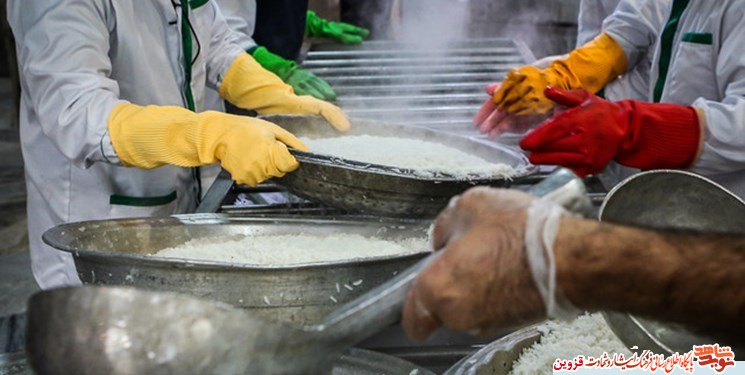 ۳۵ هزار پرس طعام علوی در شهرستان آبیک طبخ و توزیع می‌شود