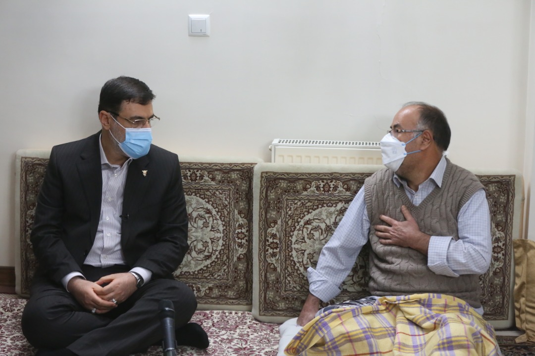 دیدار رئیس بنیاد شهید و امور ایثارگران با خانواده‌های معظم شهدا و ایثارگران