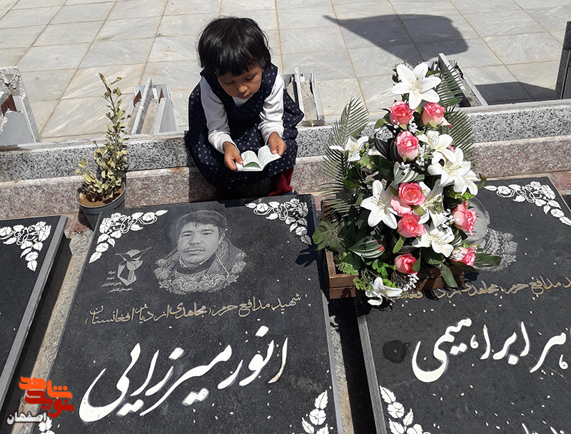 نگاهی به زندگی شهید مدافع حرم «انور میرزایی» + تصاویر