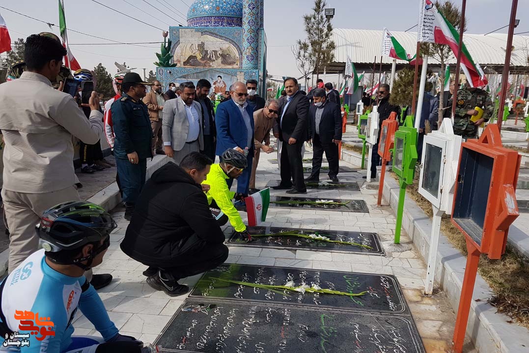 تعویض دو هزار پرچم گلزار مطهر شهدای استان سیستان و بلوچستان