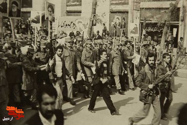 مشوق مردم برای شرکت در تظاهرات علیه حکومت پهلوی بود