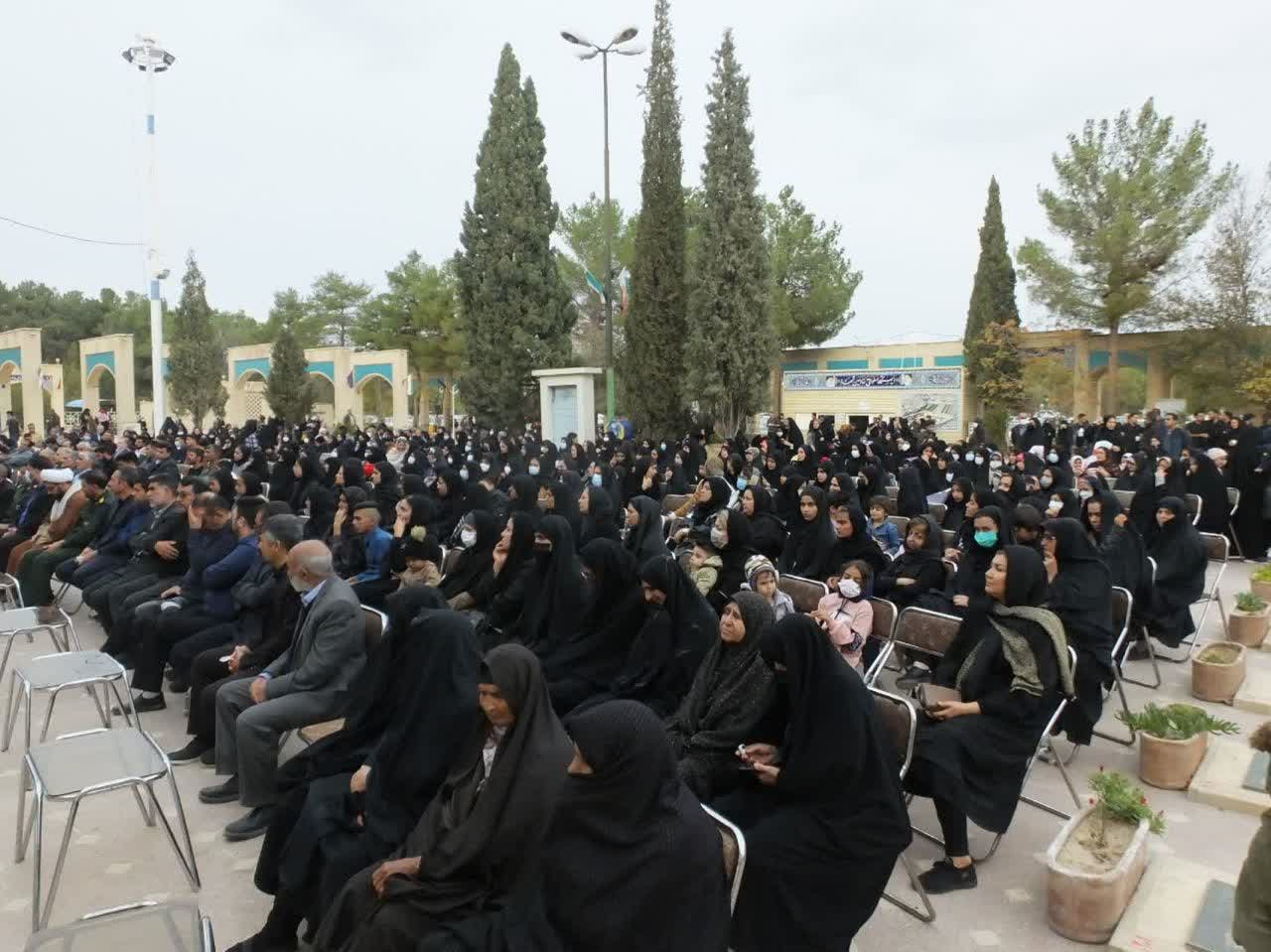 مراسم بزرگداشت شهدای حرم مطهر شاه چراغ و شهید دانش آموز علی اصغر گوئینی