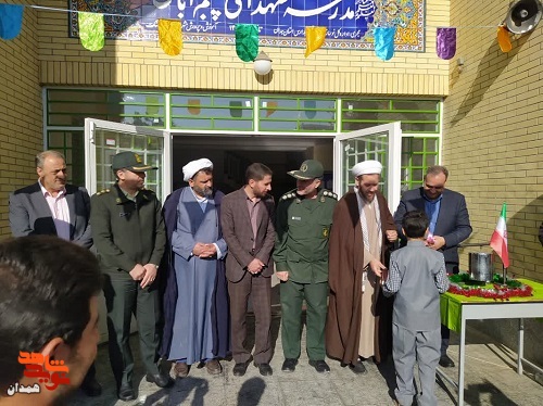 نواخته شدن زنگ ایثار در مدرسه «شهدای پنجم آبان»