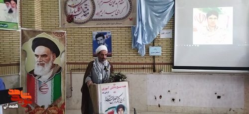 زنگ ایثار و استکبار ستیزی در مدارس نهاوند نواخته شد