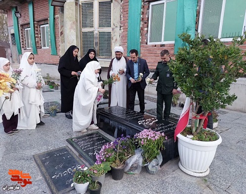 گزارش تصویری/ عطرافشانی و گلباران گلزار مطهر شهدای تکیه معصوم زاده شهرستان فریدونکنار