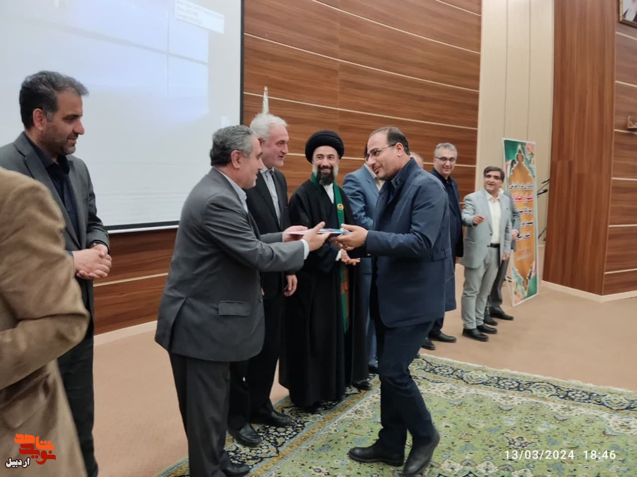 تجلیل از همکاران بازنشسته و همکارانی که در ارزیابی عملکرد سالانه بنیاد اردبیل تاثیر گذار بودند