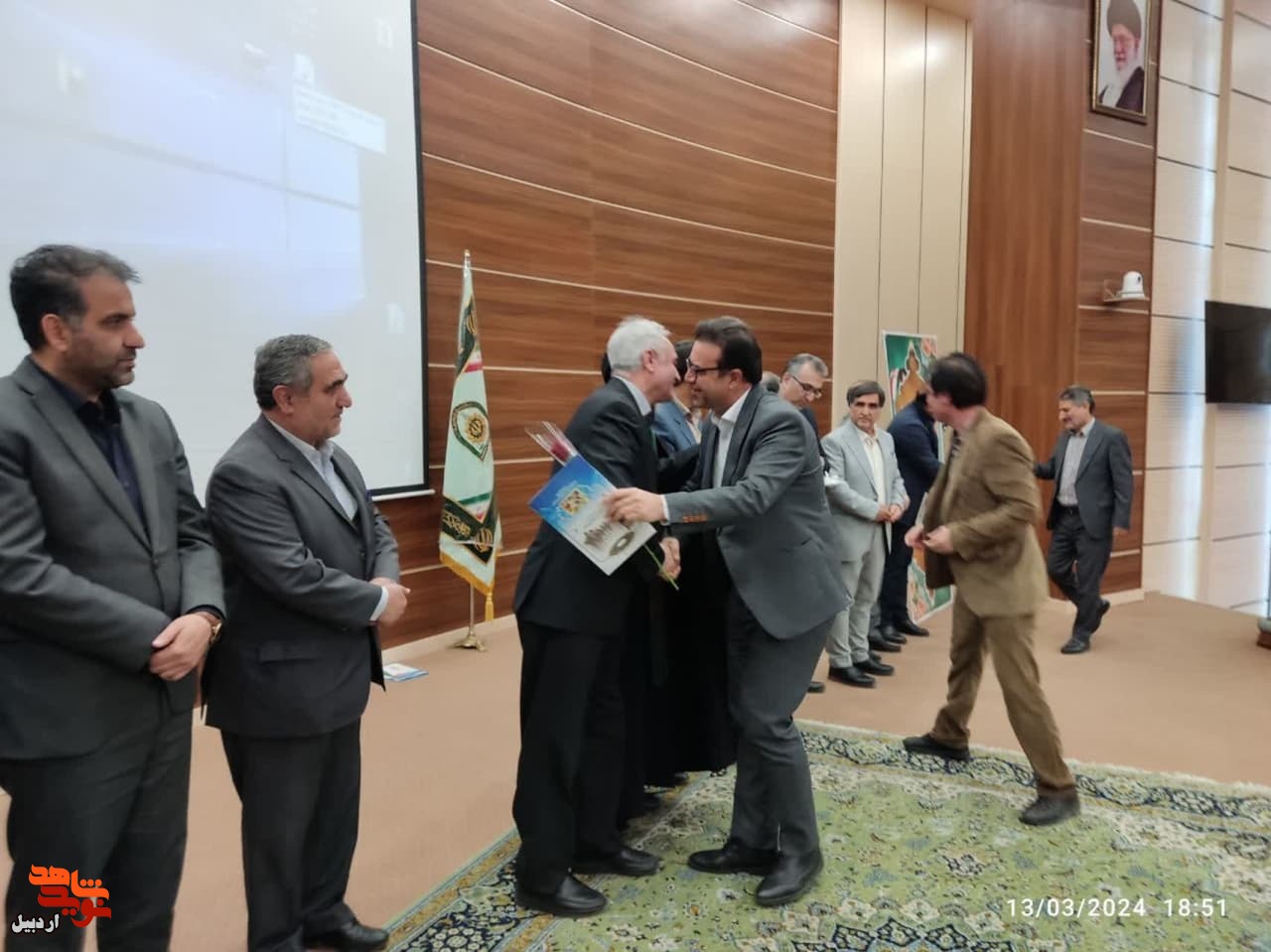 تجلیل از همکاران بازنشسته و همکارانی که در ارزیابی عملکرد سالانه بنیاد اردبیل تاثیر گذار بودند