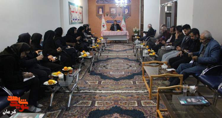 نشست خبری مدیرکل بنیاد استان کرمان با اصحاب رسانه استان به مناسبت پنجمین سالگرد شهادت سردار دل‌ها