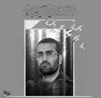 خون شهید زنگار از آیینه وجودمان پاک می‌کند