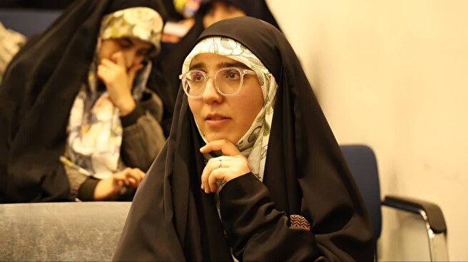 مادران و همسران شهدا بهترین الگو برای مادران امروزی هستند