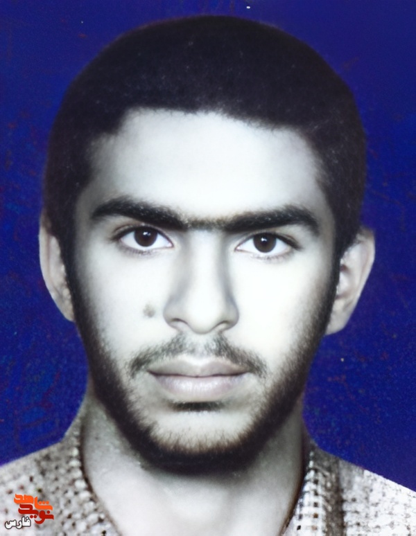 نوای زیبای قرآنش طنین انداز مدرسه بود