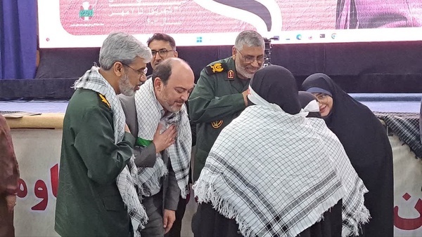 پیشکسوتان دفاع مقدس در هرمزگان تجلیل شدند