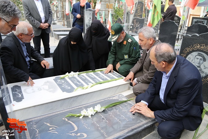 مراسم «مهمانی لاله ها» در گلزار شهدا برگزار شد + تصاویر