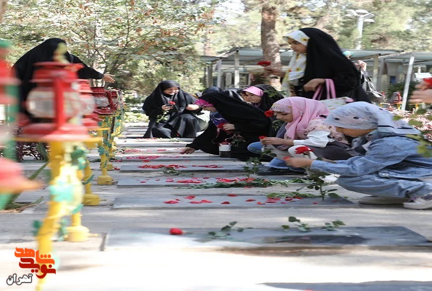 آیین «میهمانی لاله‌ها»همزمان با سراسر کشور در تهران برگزار شد