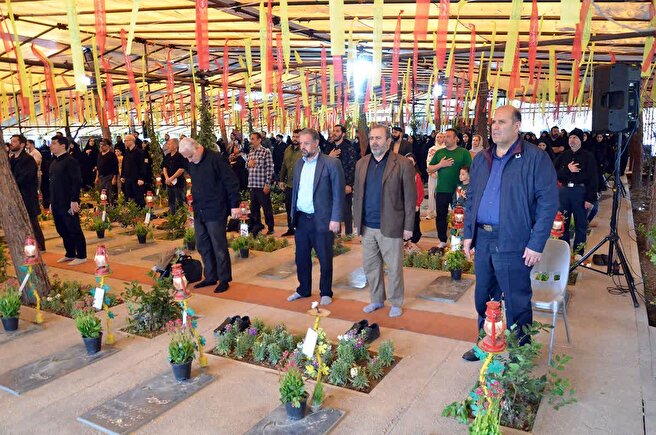 تحویل سال نو در  گلزار شهدا با حضور فرمانده کل سپاه پاسداران