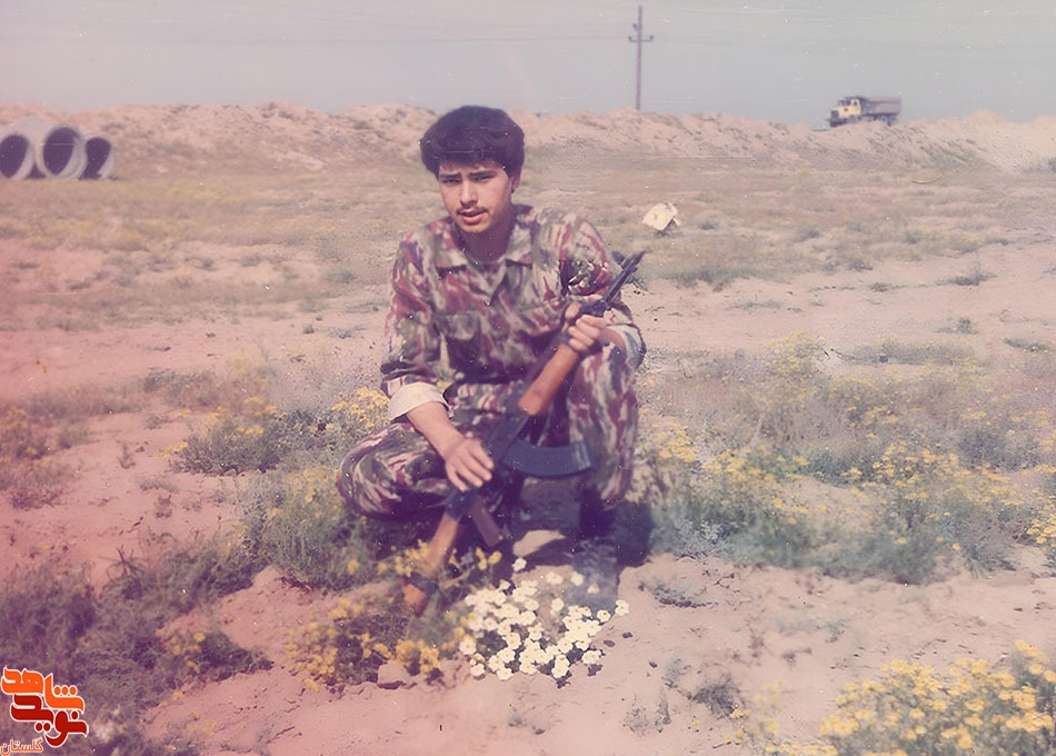 عشق دنیایی را رها کرده بود
