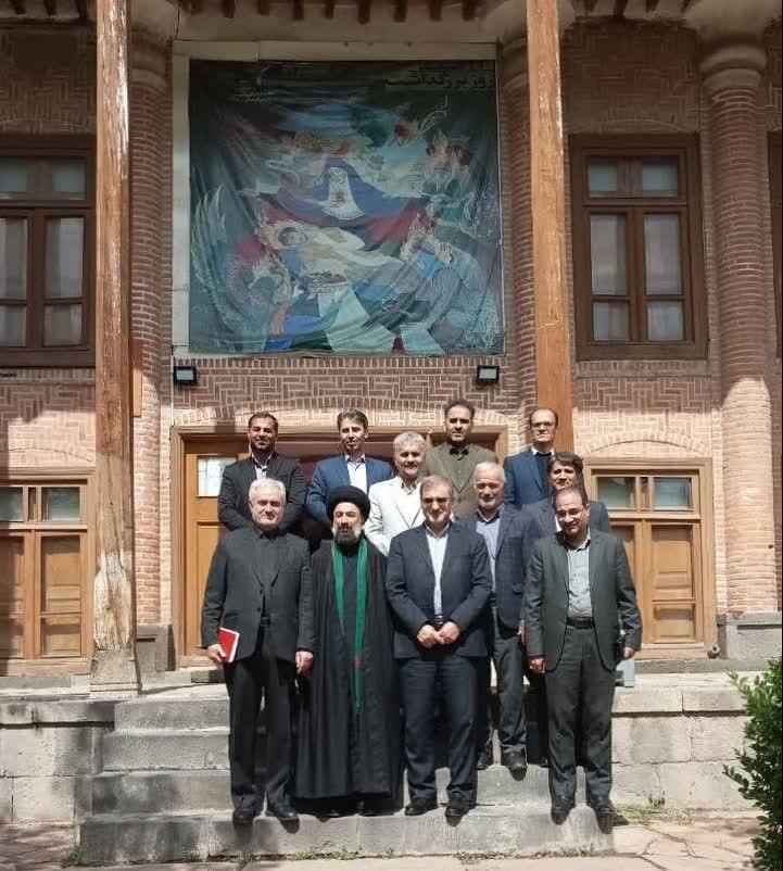 بازدید معاون فرهنگی و آموزشی بنیاد شهید و امور ایثارگران از موزه شهدای اردبیل
