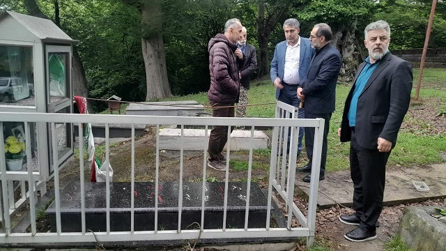 بازدید مدیرکل بنیاد شهید و امورایثارگران مازندران از گلزار شهدای امامزاده هفت تن قائم شهر
