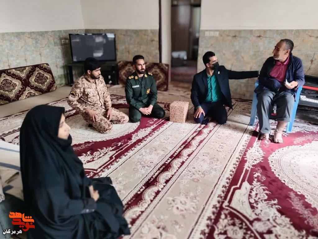 تکریم خانوادههای شهدا و جانبازان روستاهای بخش مرکزی حاجی آباد تکریم خانوادههای شهدا و جانبازان روستاهای بخش مرکزی حاجی آباد