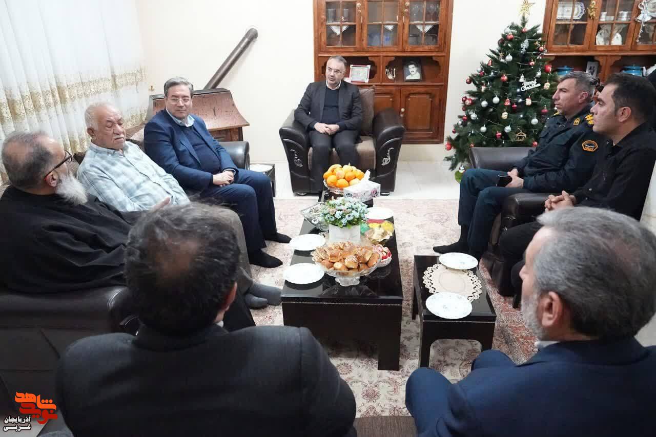 دیدار استاندار آذربایجان‌غربی و مدیرکل بنیاد شهید و امورایثارگرن استان با خانواده شهید ارمنی ساکو مجنونیانس و خانواده شهید آشوری سرگون آکویانس