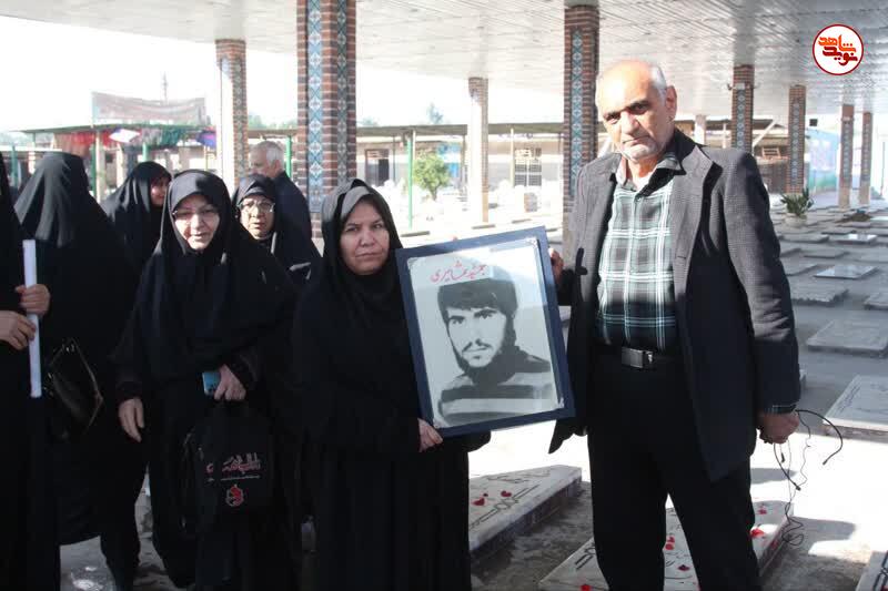 آیین غباررویی و عطرافشانی گلزار شهدای غریب در اسارت اهواز برگزار شد آیین غباررویی و عطرافشانی گلزار شهدای غریب در اسارت اهواز برگزار شد