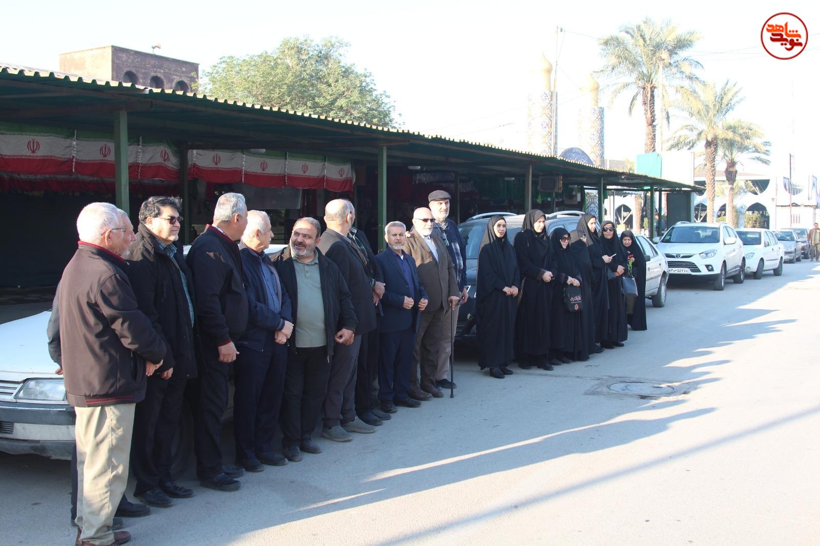 گزارش تصویری/ آیین غباررویی و عطرافشانی گلزار شهدای غریب در اسارت اهواز