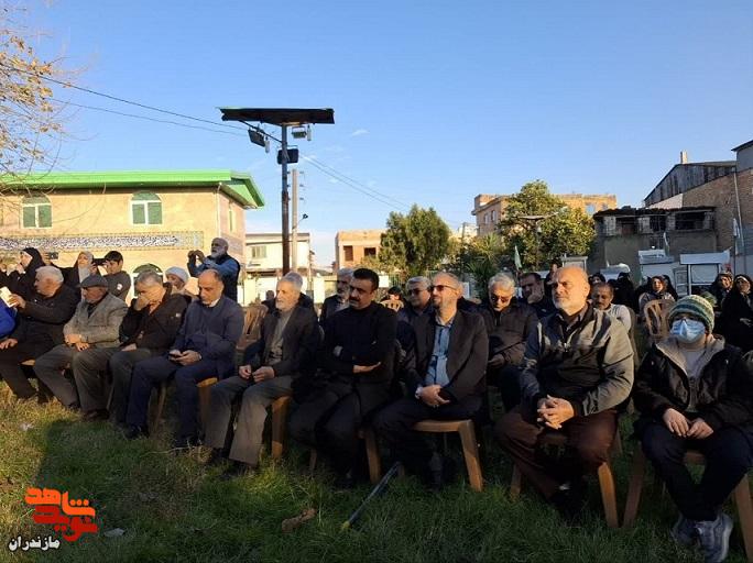 آیین غبارروبی و عطرافشانی گلزار شهدای غریب در اسارت در قائم شهر برگزار شد