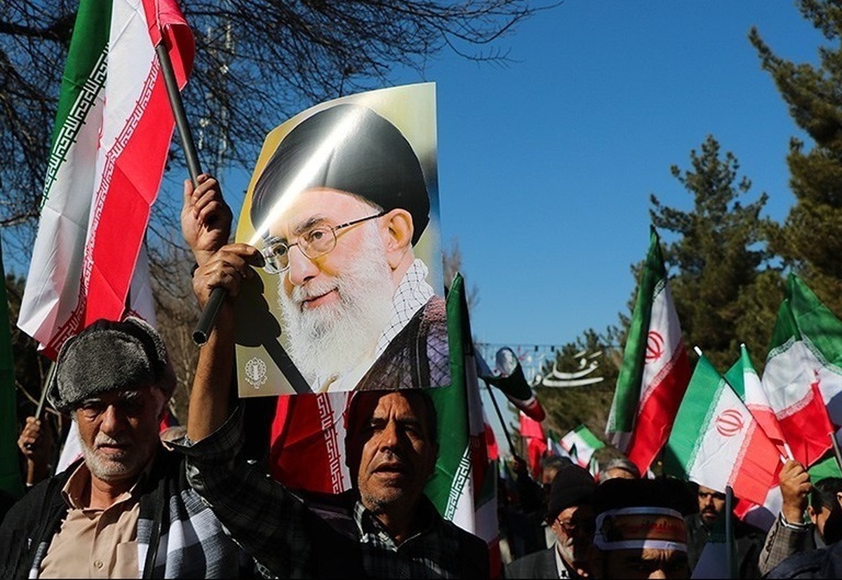 مردم در اجتماع بزرگ ساعت 14 اغتشاشات را محکوم می‌کنند