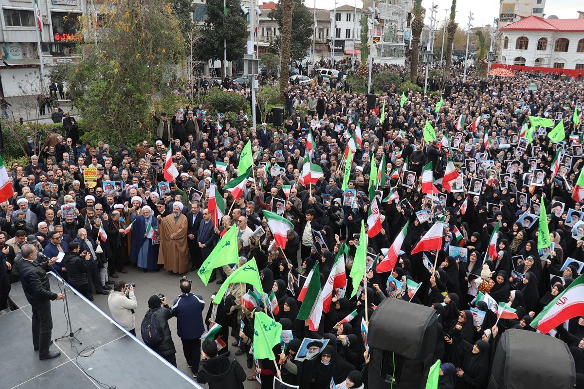 اجتماع مدافعان ایران در رشت برگزار شد اجتماع مدافعان ایران در رشت برگزار شد