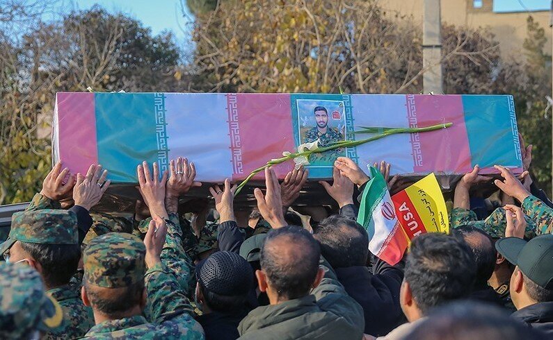 خداحافظی باشکوه با مدافعان امنیت خداحافظی باشکوه با مدافعان امنیت