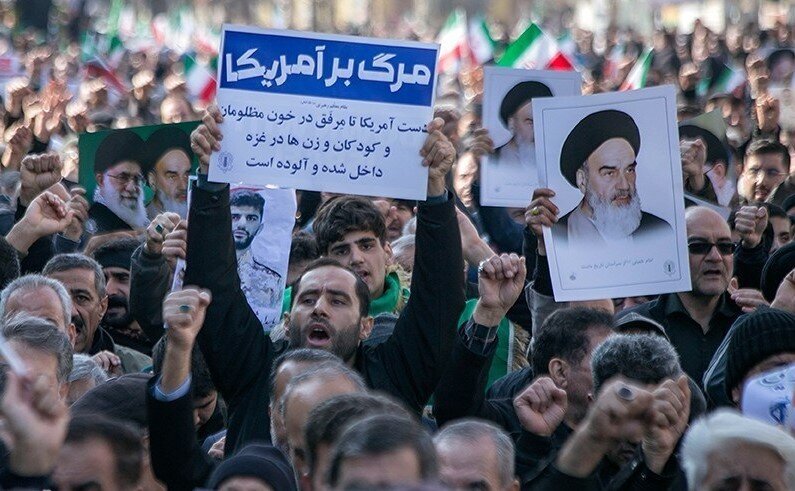 خداحافظی باشکوه با مدافعان امنیت خداحافظی باشکوه با مدافعان امنیت